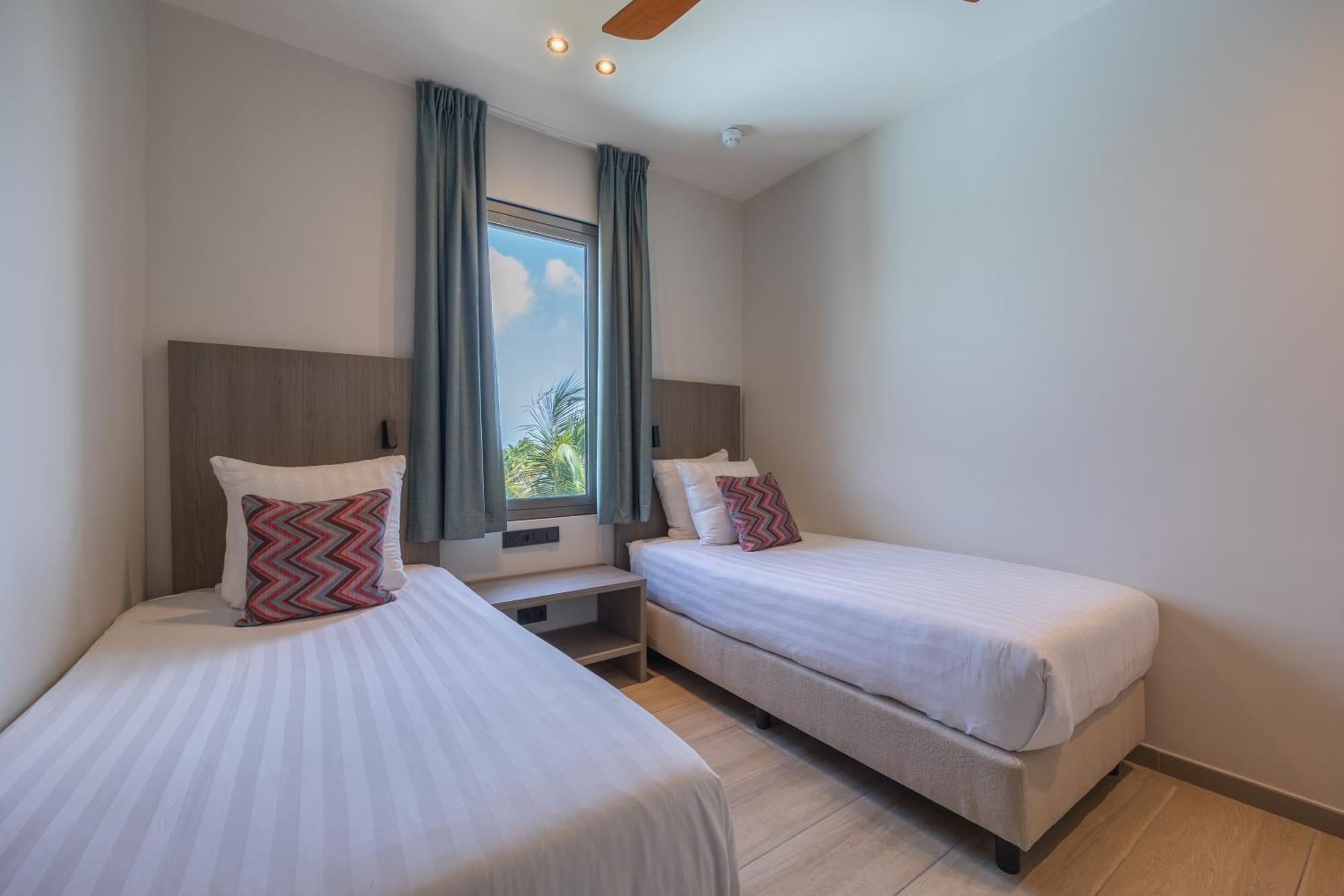 Dolphin Suites & Wellness Curacao Willemstad Ngoại thất bức ảnh
