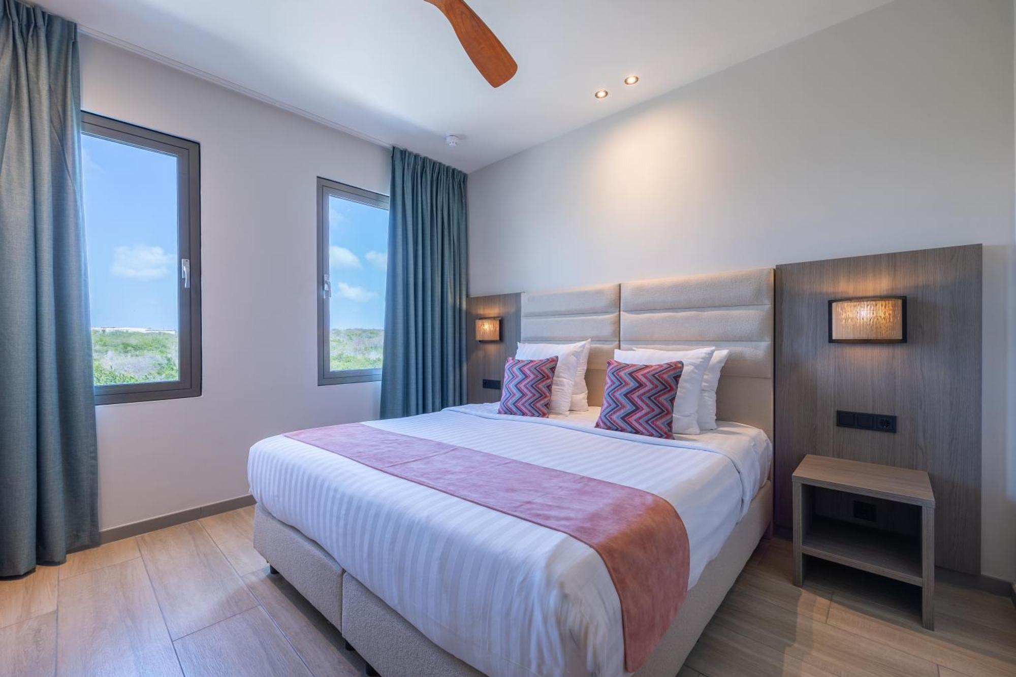 Dolphin Suites & Wellness Curacao Willemstad Ngoại thất bức ảnh