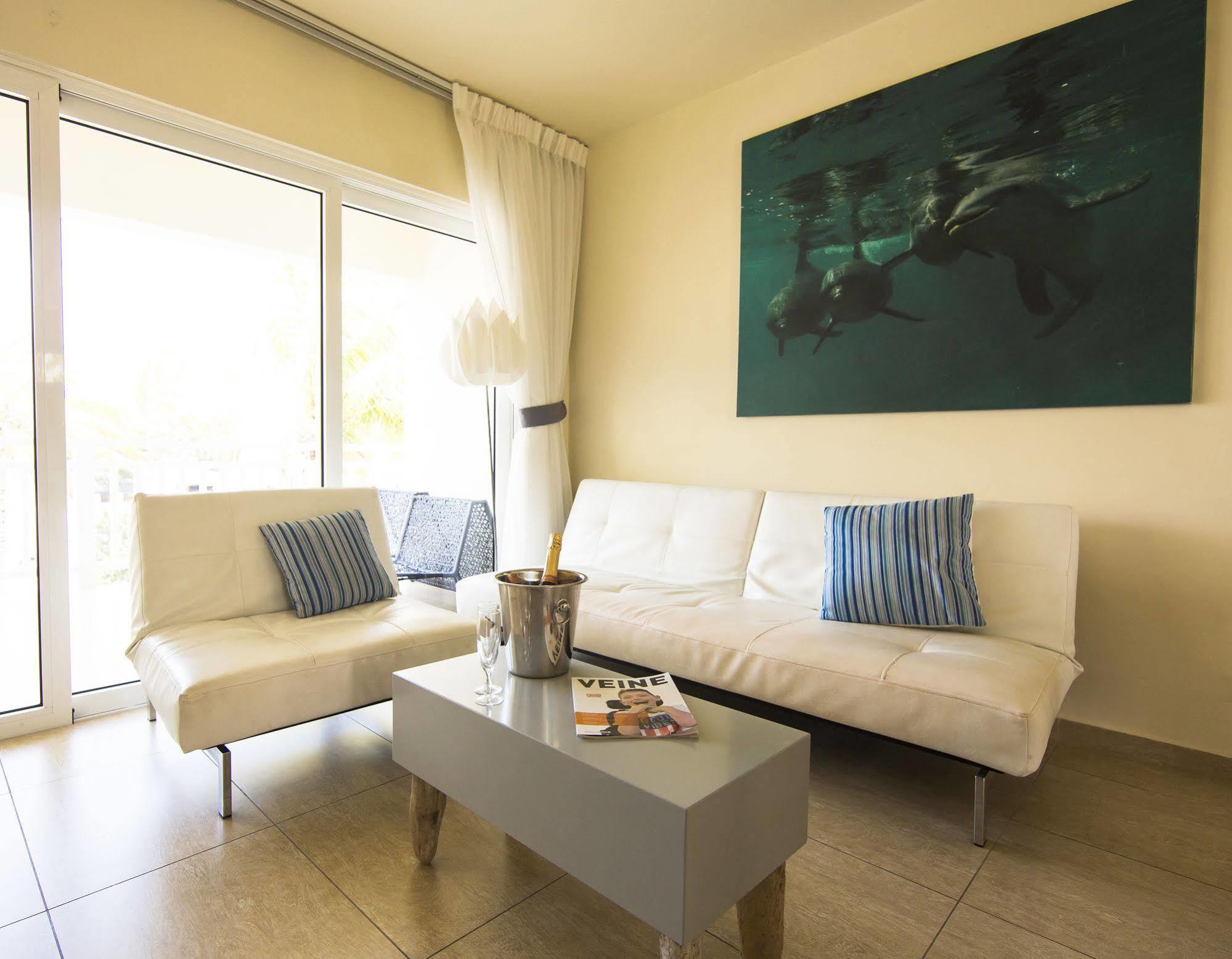 Dolphin Suites & Wellness Curacao Willemstad Ngoại thất bức ảnh