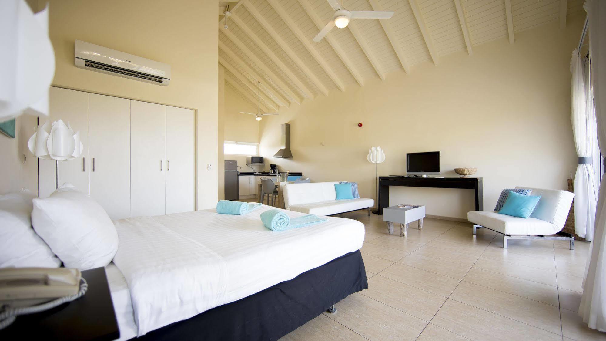 Dolphin Suites & Wellness Curacao Willemstad Ngoại thất bức ảnh